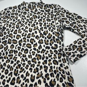 GAZE sz. XS Cheetah Printed Mock Turtle Neck Top